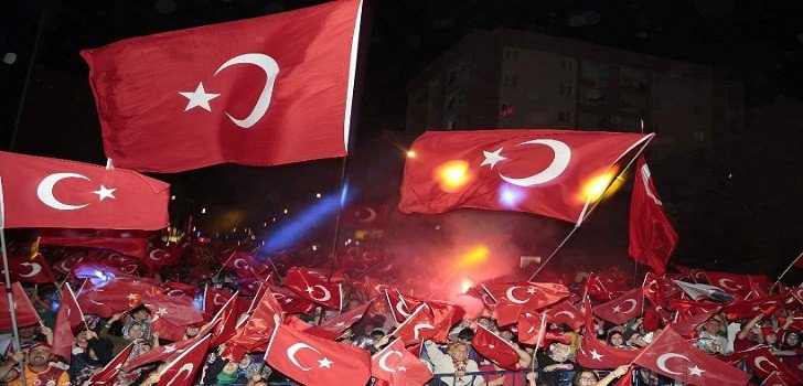 Gençlerin Gözüyle 15 Temmuz Milli İrade ve Demokrasi Konulu Şiir