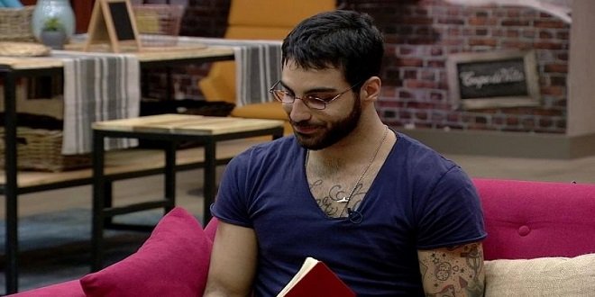 Survivor Eser West elendi