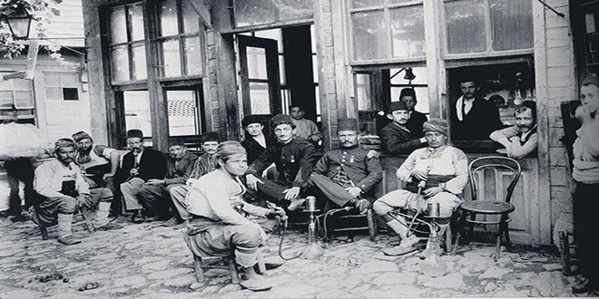 Mahalle Kahvesi Şiir İncelemesi