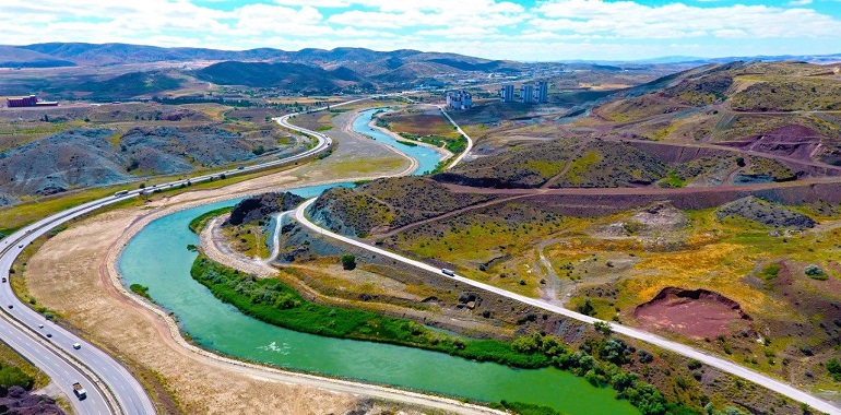 Kızılırmak Kıyıları Şiir İncelemesi