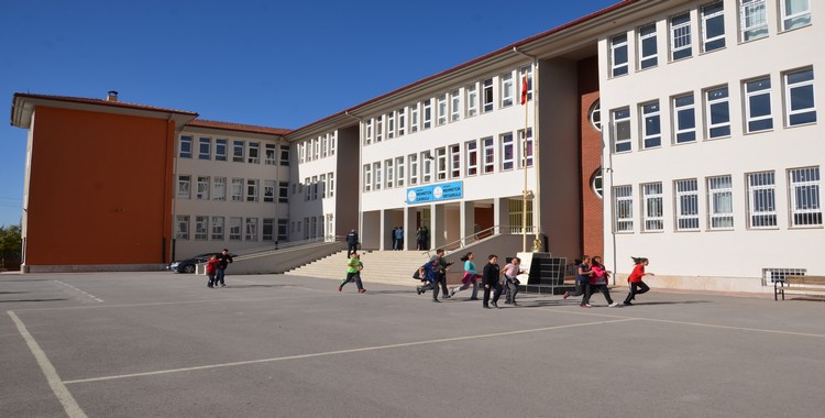 Beş Okulun Yapımı Yarım Kaldı!