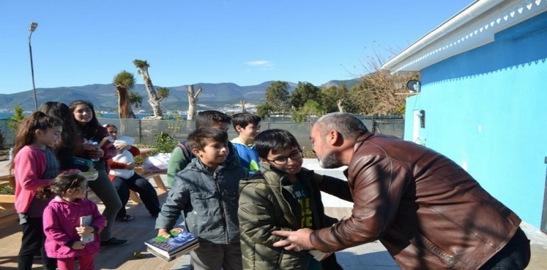 Maaşıyla 11 Öğrenciye Eğitim Sağlıyor!