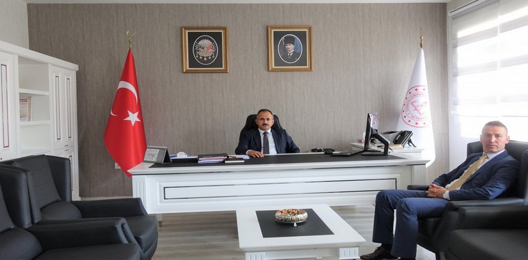 MEB Müdürü Öğrencilerle Birlikte Sosyalleşti!