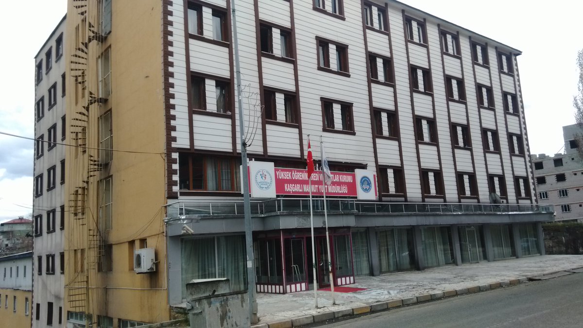 Yurttaki Su Kesintisine Öğrencilerden Tepki!