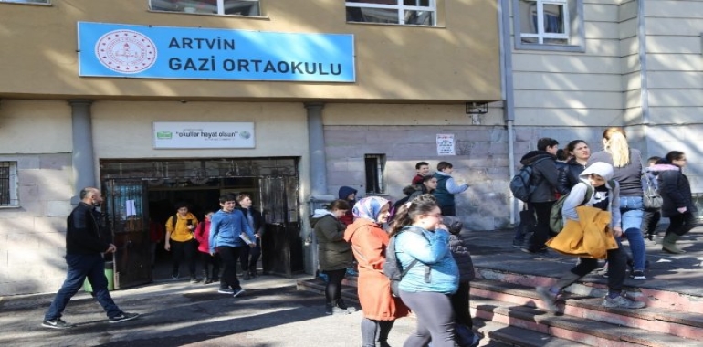 Artvin'de 2 Okulu İçin Yıkım Kararı Çıktı