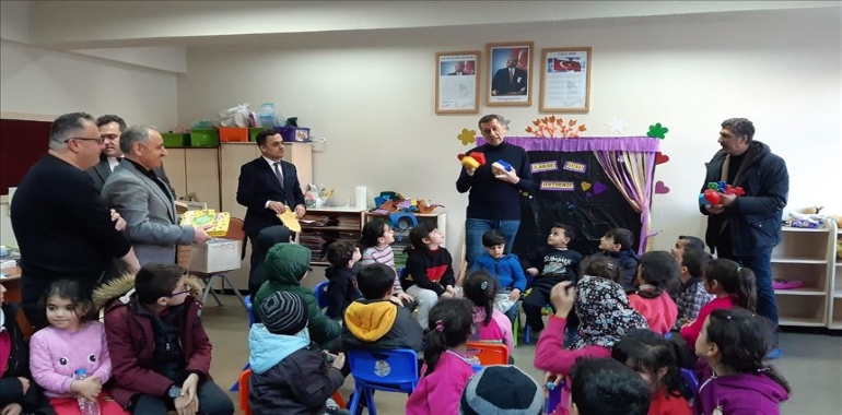 Elazığ'daki Öğrencilere Ek Ders Yardımı