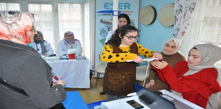Günde Üç Okul Öğrencilerinin Vücut Kitle Endeksi Ölçülüyor!