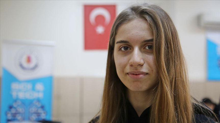 Lise Öğrencilerinden Yapay Zeka Projesi