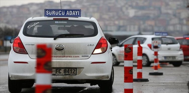 Sürücü Kursları Yüz Yüz Eğitime Devam Edecek