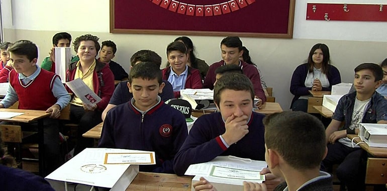 Liseliler Ne Zaman Karnelerini Alacak?