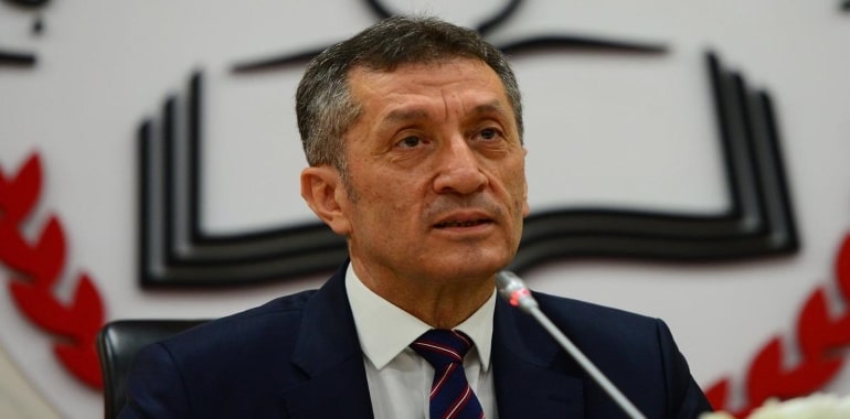 Yüz Yüz Sınavlarda Şimdilik Beklemede!